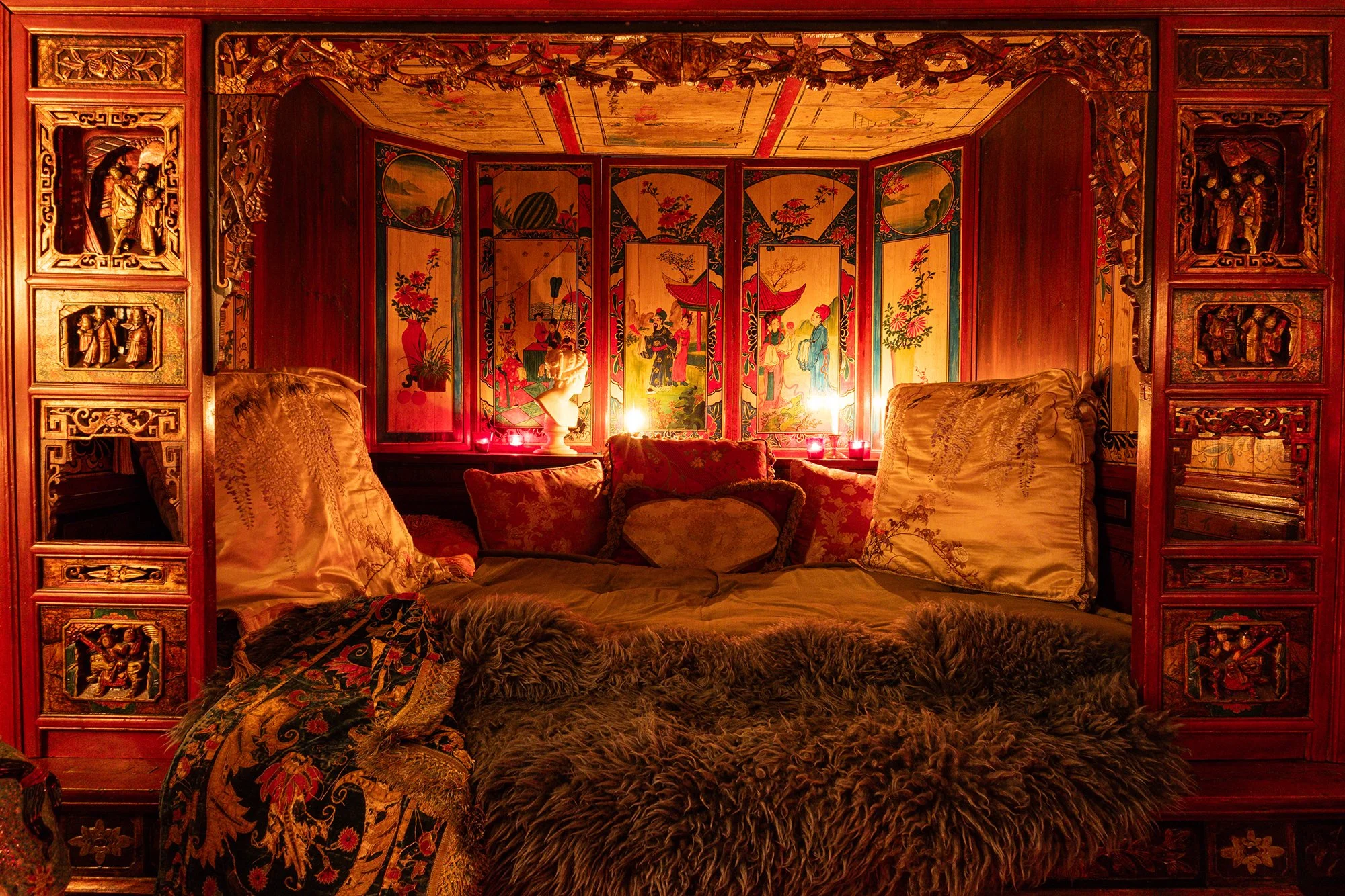 20251113_JONES_FAKE_0758_just bed.jpg