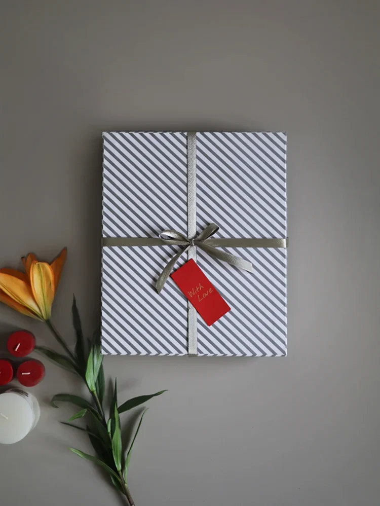 GIFT BOXES