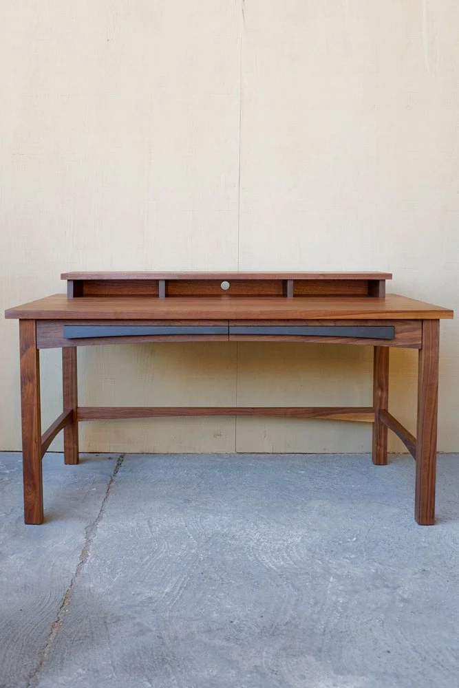 WRITING DESK IN WALNUT