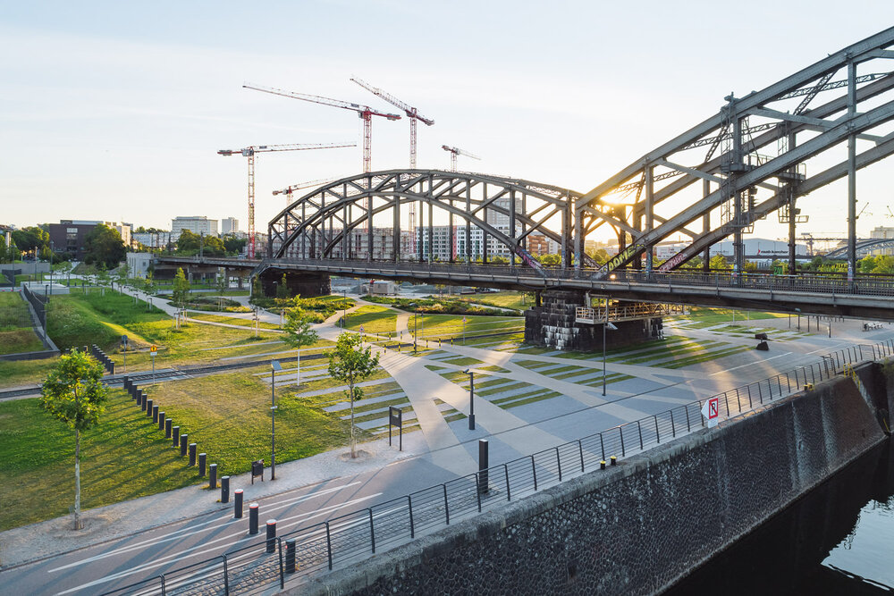 Übergang Mainuferpromenade zum Grünzug Holzmannstraße