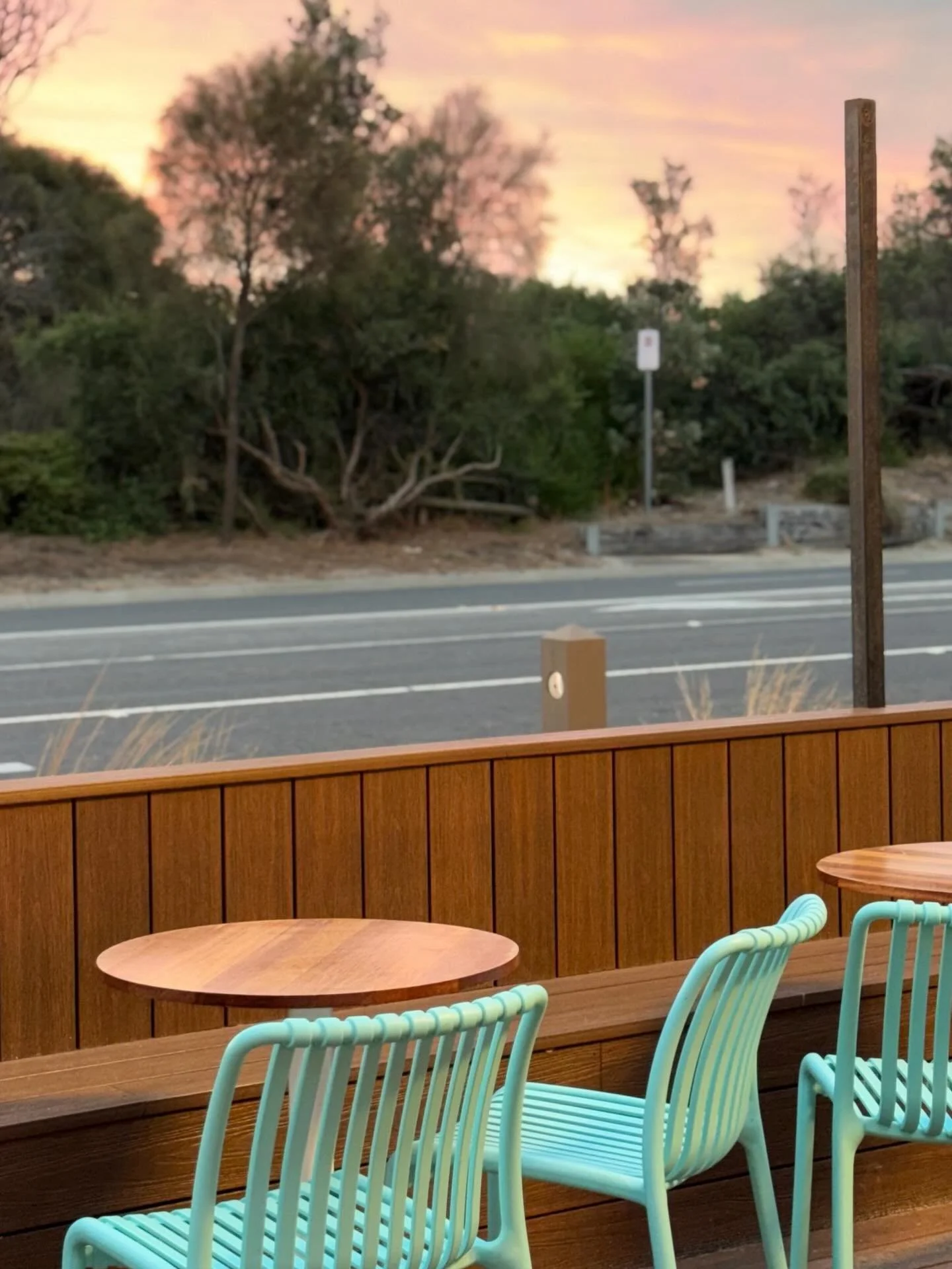 Get your dessert fix tonight at @gelato_unou! Delicious gelato, frozen yoghurt, and Dutch pancakes are waiting for you 🥞