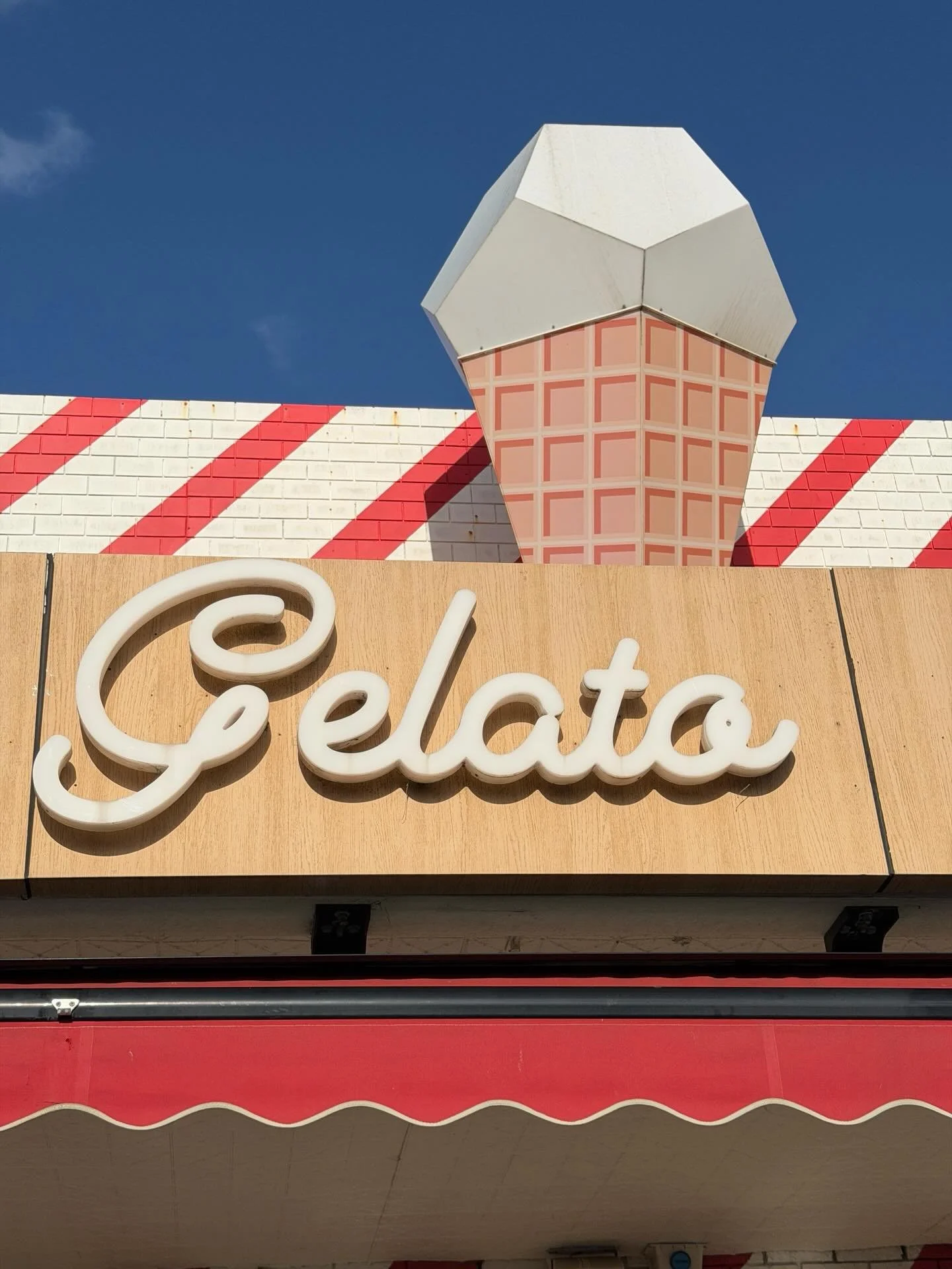 Beat the heat this long weekend! 🔥 We're open tomorrow on the public holiday, so cool off with a sweet treat from Gelato UNOU. Enjoy the sun, beach, and delicious frozen goodies all in one spot ☝️