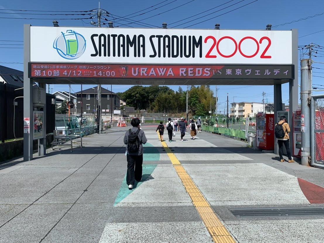 本日10:00〜14:00
埼玉スタジアムにて出店してます🚚

ランチにチキンライスやガパオライスは
いかがでしょうか☺️🇸🇬🇹🇭

埼玉スタジアムの歩専道にてお待ちしております！

#mrchicken
#シンガポールチキンライス
#浦和レッズ
#reds