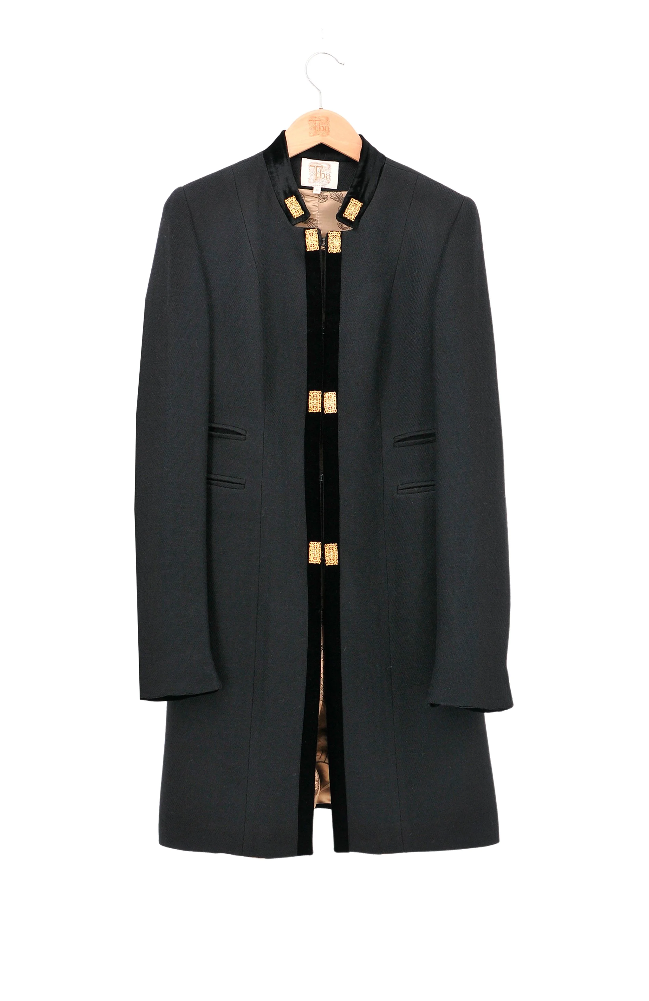AW23-MEDALLION-SHORT-COAT copia.jpg