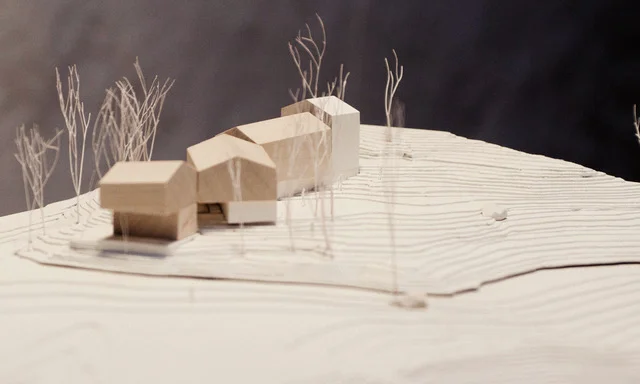 extension d'un refuge de haute montagne  .  chamois  .  Italie