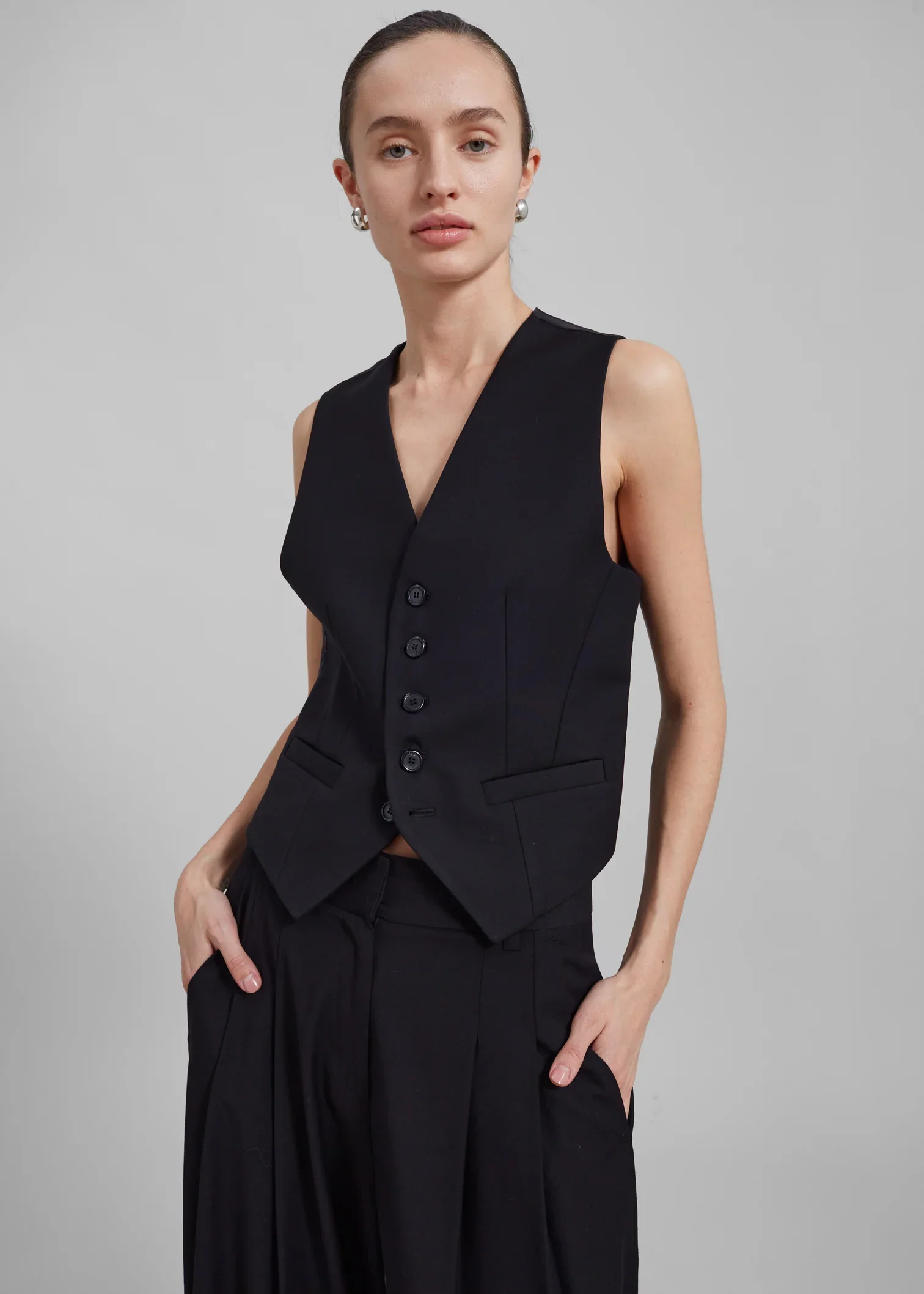 GELSO-WAISTCOAT-BLACK-LETA-59671.jpg.webp