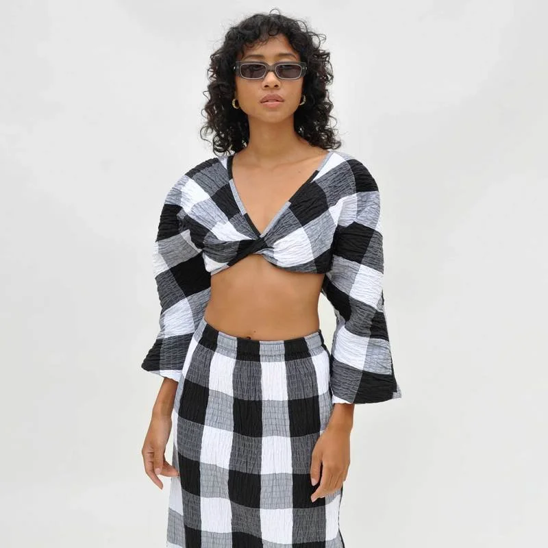Justine-Top---Black---White-20220720044537.jpg