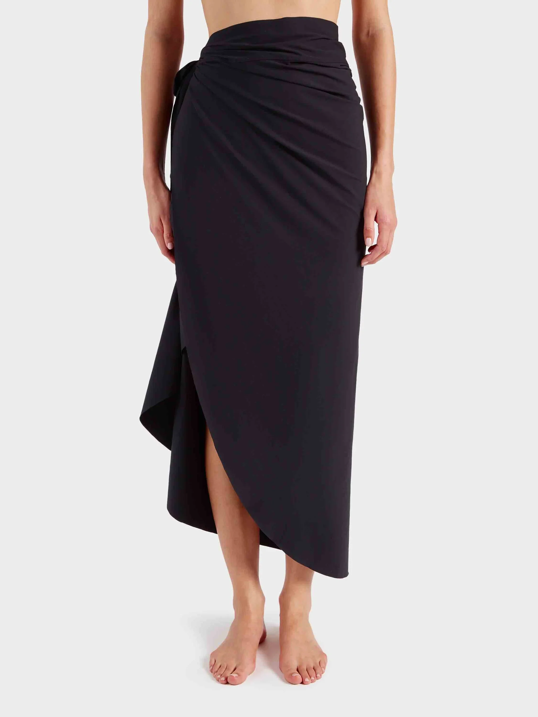 Long_UPF_50_Sarong_-_Black_2-FC_aeef0d90-23d4-47cf-9234-354e0f5858fc.jpg.webp