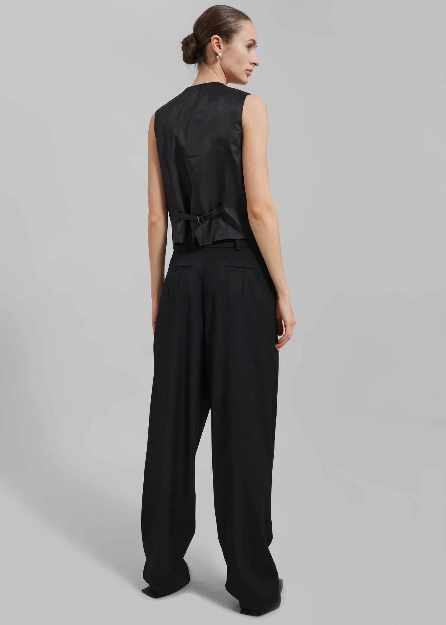 GELSO-WAISTCOAT-BLACK-LETA-59678.jpg.webp