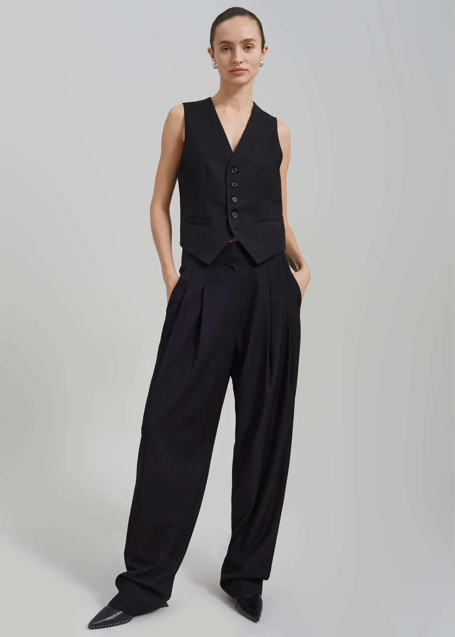 GELSO-WAISTCOAT-BLACK-LETA-59665.jpg.webp
