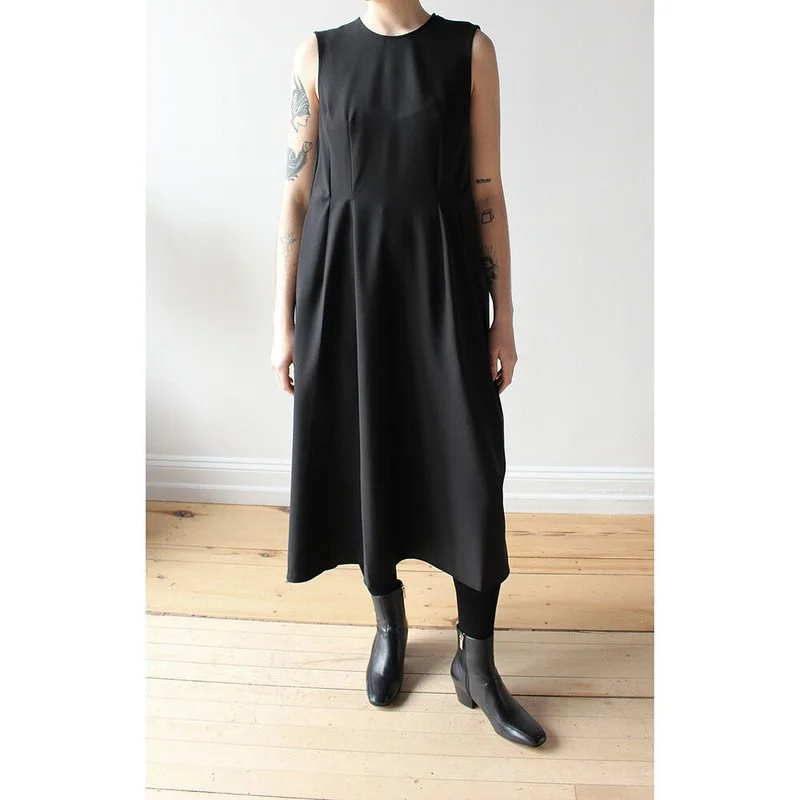 Studio-Nicholson-Beckford-Dress-in-Black-20210406005122.jpg