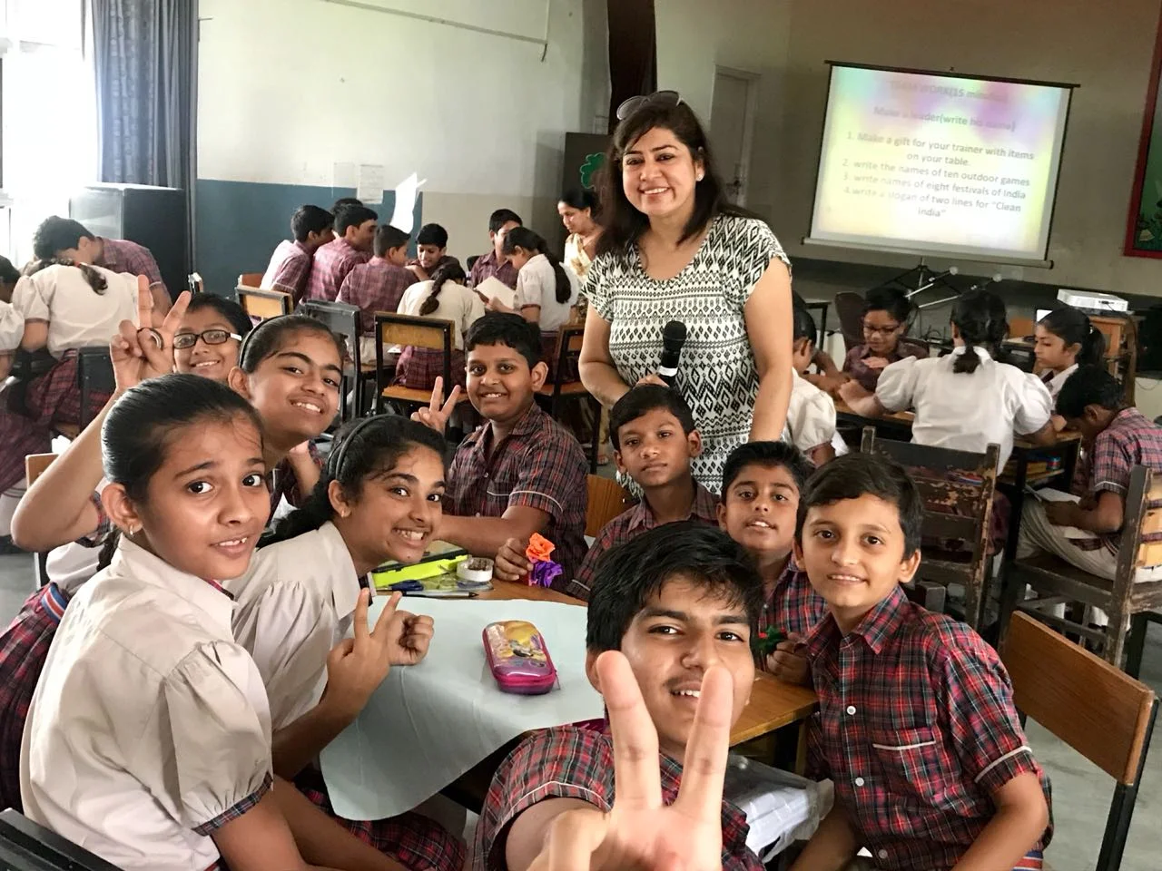 CONFIDENT COMMUNICATOR