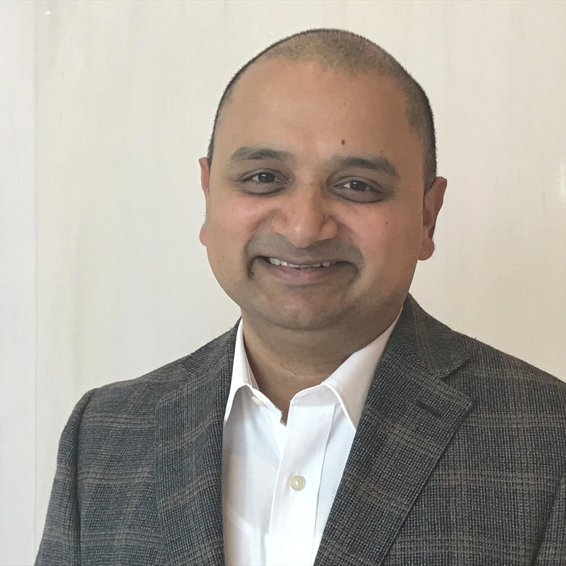 VIVEK BHOGARAJU Director, Revenue Management Solutions, Expedia Group Vivek Bhogaraju drives the vision for revenue management solutions with the goal to increase the revenue performance for Expedia’s hotel partners globally. This entails creating strategic partnerships, thought leadership and collaborating cross-functionally with ‘the best team in travel’ to accelerate the adoption of Expedia’s revenue management solutions. . Prior to his current role, Vivek was the Director of Global Strategic Alliances & Initiatives at IDeaS - A SAS COMPANY where he was responsible for the global partner ecosystem and identifying organic and inorganic growth opportunities. Vivek began his career in hospitality and travel with Oberoi Hotels & Resorts. Vivek completed the Masters in Management in Hospitality degree from the School of Hotel Administration, Cornell University and his Bachelor’s degree in Hotel Administration from the Welcomgroup Graduate School. In addition, he has completed programs in Strategic Alliances and Management at The Wharton School of the University of Pennsylvania and in Strategic Change & Growth at the Columbia Business School.