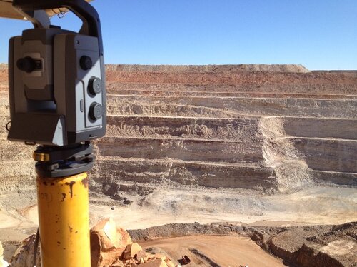 Image of Trimble S9 instrument being used on an open pit mine