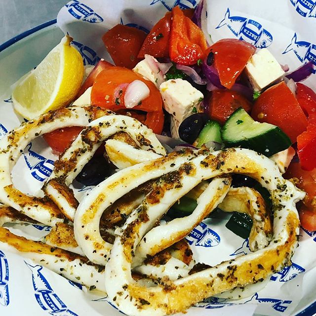 Healthy option 🥊🥇
Grilled calamari and salad 🥗 
#brisbane #brisbaneeats #fishandchips