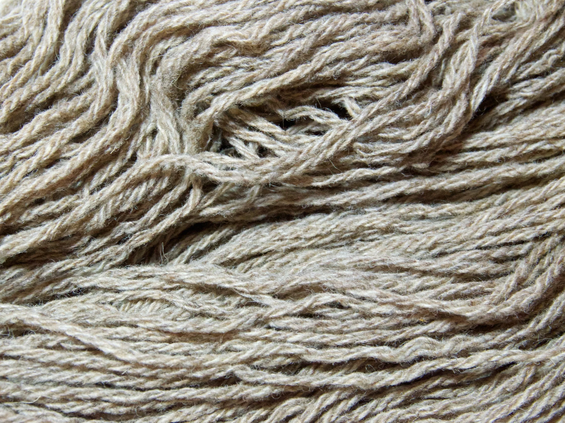 Fernhill Farm Undyed Chunky Yarn 003 copy.jpg