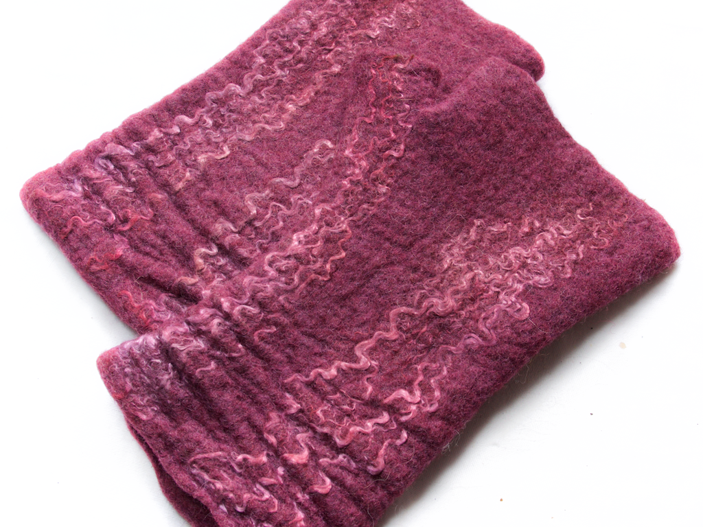 Fernhill Fibre felt wrist warmers with thumb dark pink 2.png