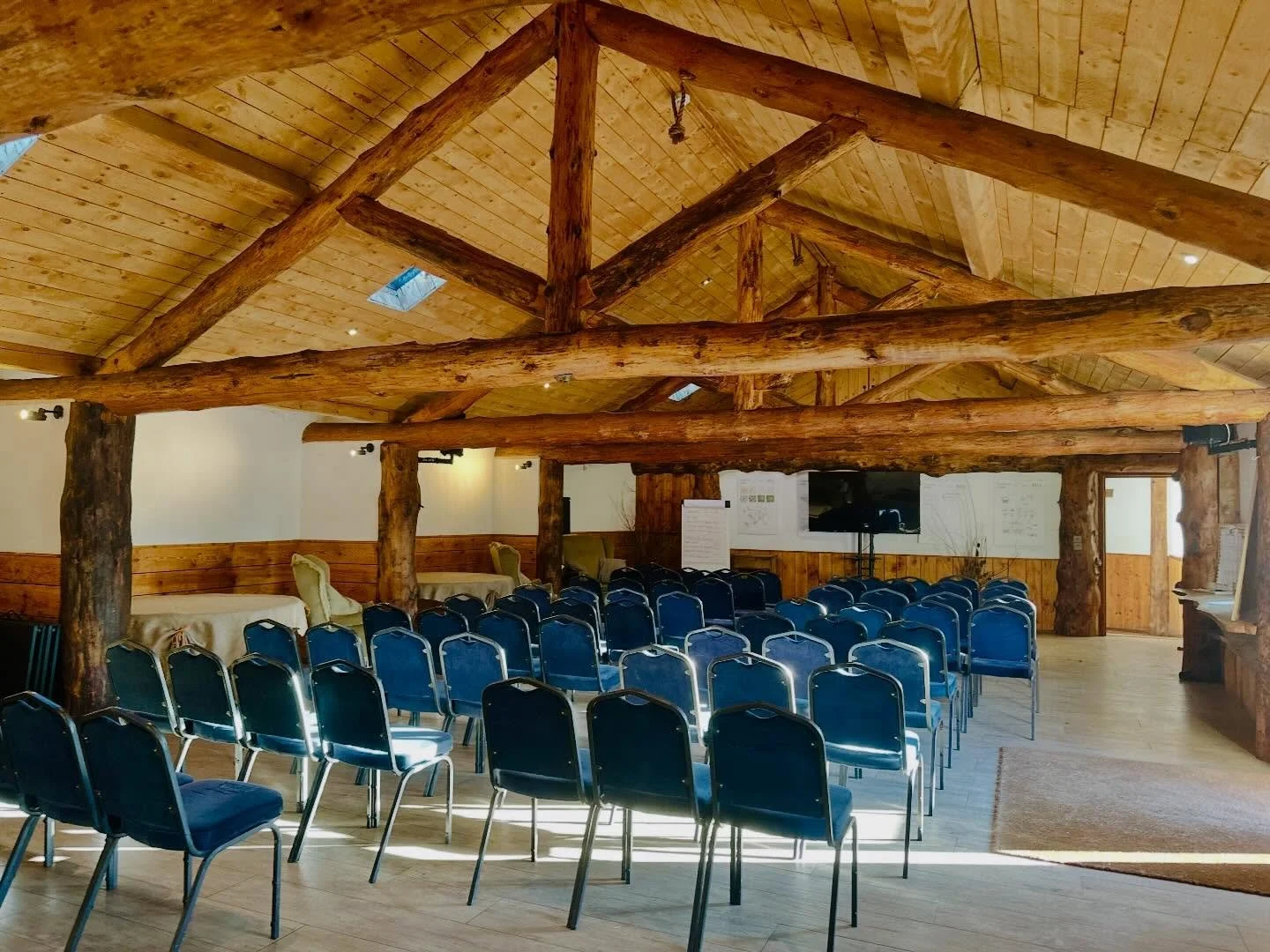 Friday Reflections from Working With Wool for the @oxfordrealfarmingconference in the field event:
A few days have passed since we welcomed over 75 delegates here on the farm to celebrate our textile heritage, all with thanks to the humble sheep (and