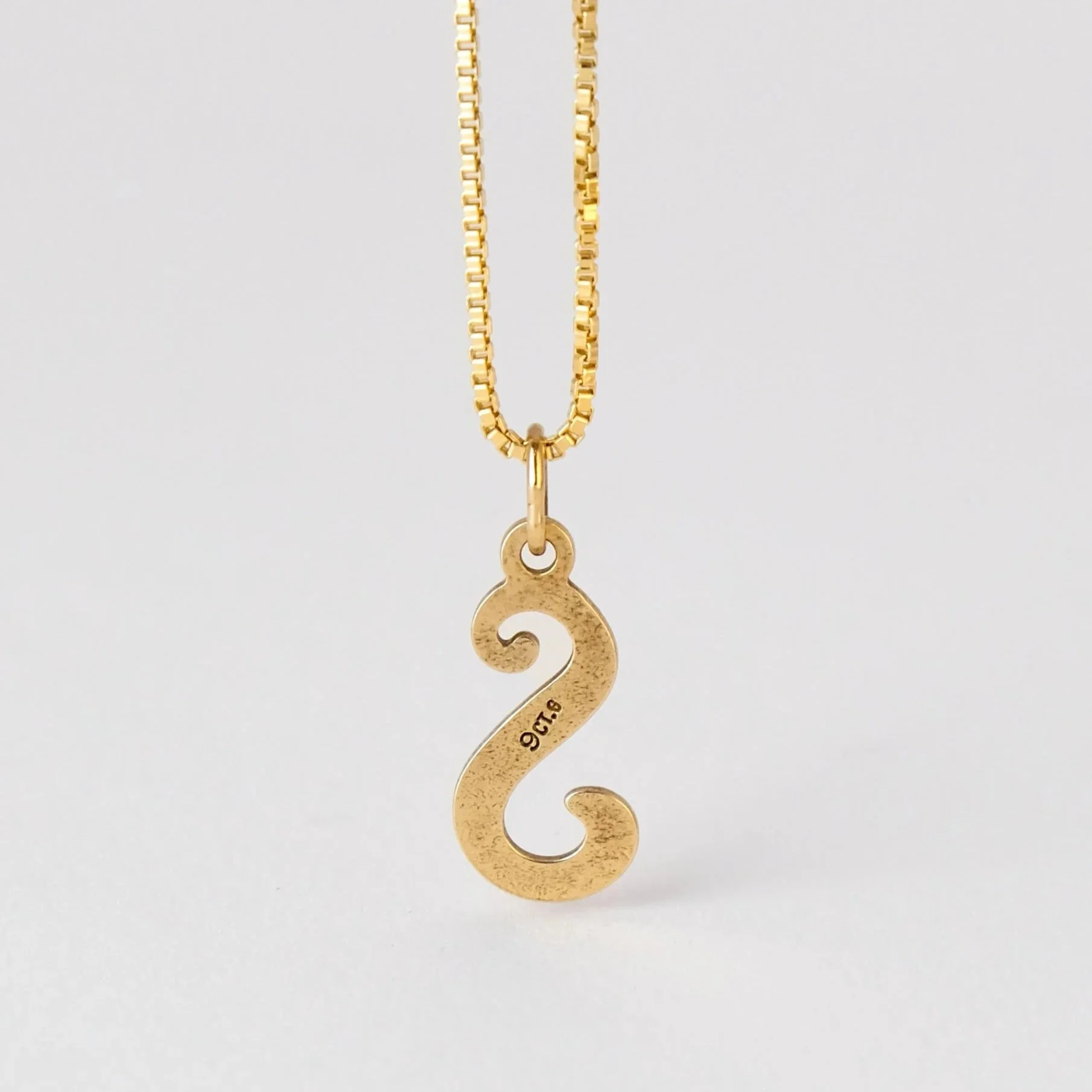AS_TU+Vintage%2C+9ct+Gold+%27S%27+Initial+Pendant+Charm.+Hallmarked+back.jpg