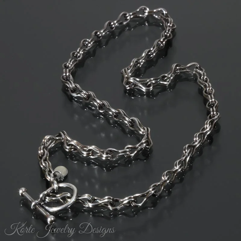 Pinched Loop Necklace — Korte Jewelry 