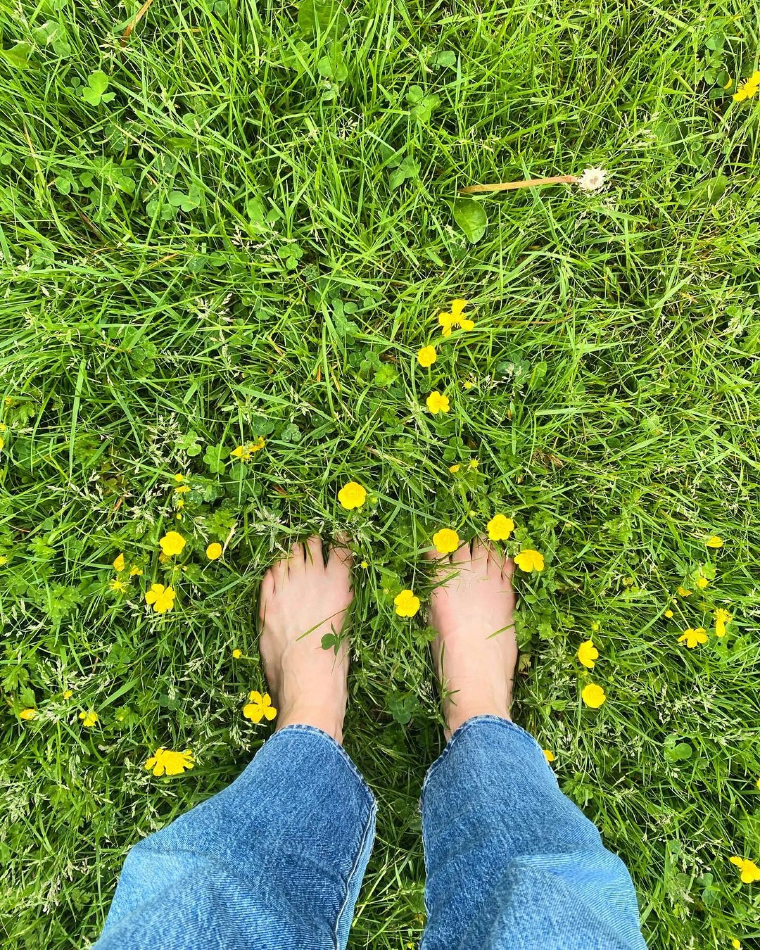 Grounding Benefits: Nature's Healing Power Revealed