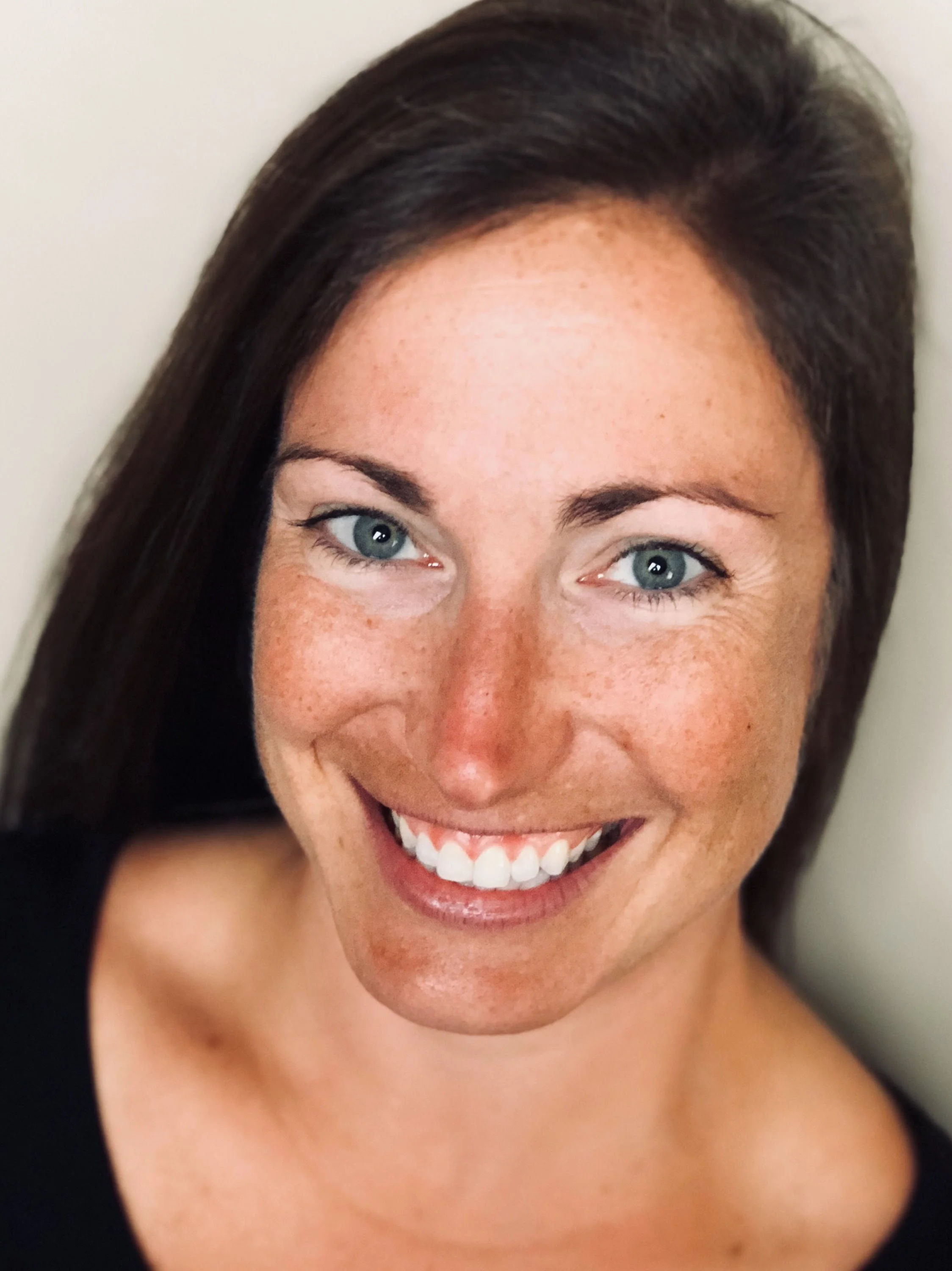 LINDSAY NELSON LMSW, Psychotherapist