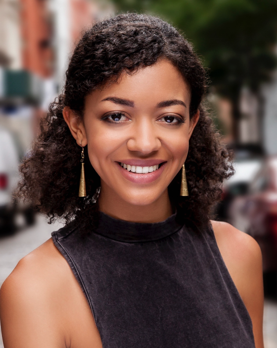 Cindy De La Cruz playing Patricia
