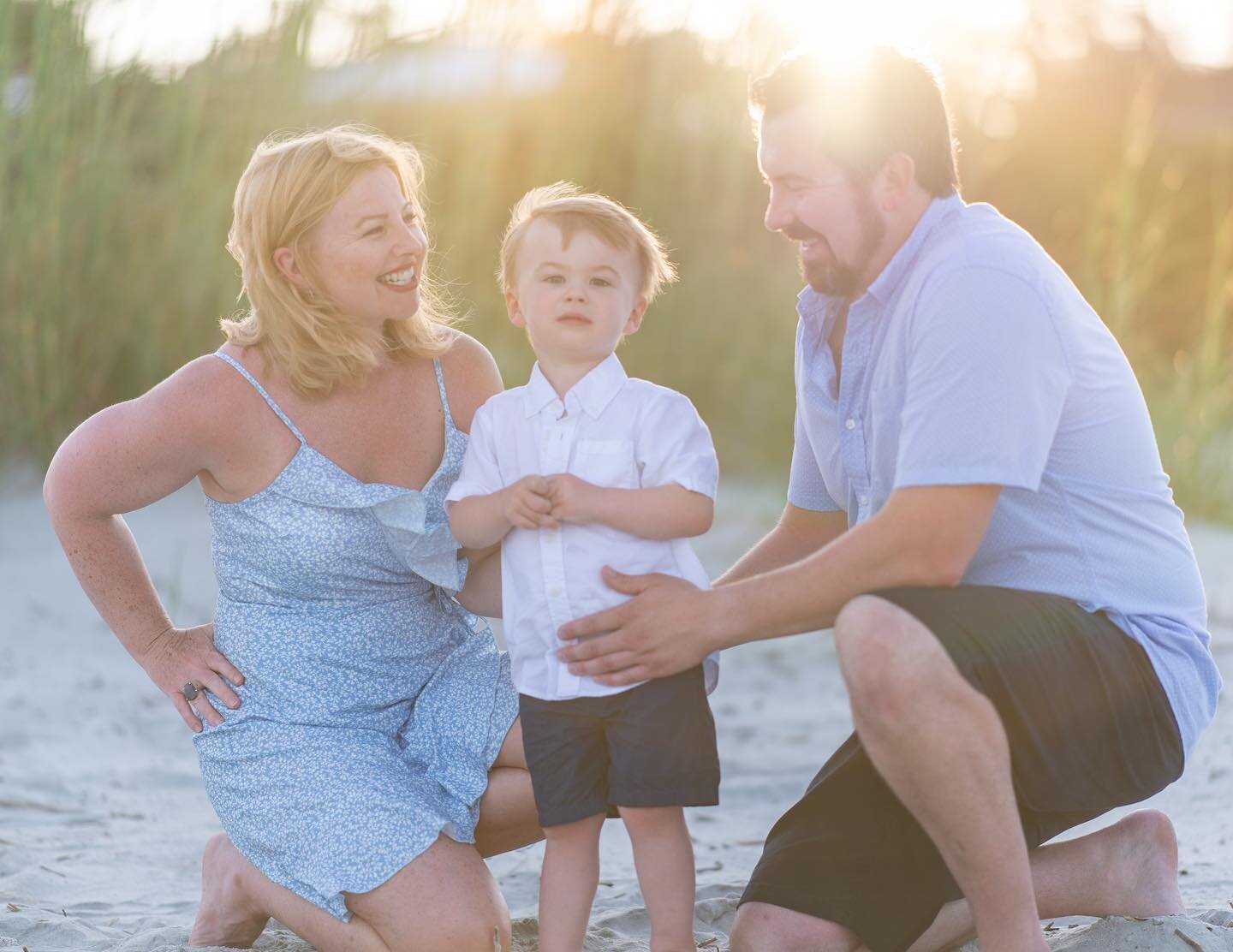 The summer sun is still glowing! ☀️#sunset #happyfamily #hiltonheadisland #dunes #beach #sunset #hiltonheadphotographer 
#familyphotography #portraitphotography #beachphotoshoot #beachphotography #beachphotographer #kidphotography #childrenphotograph