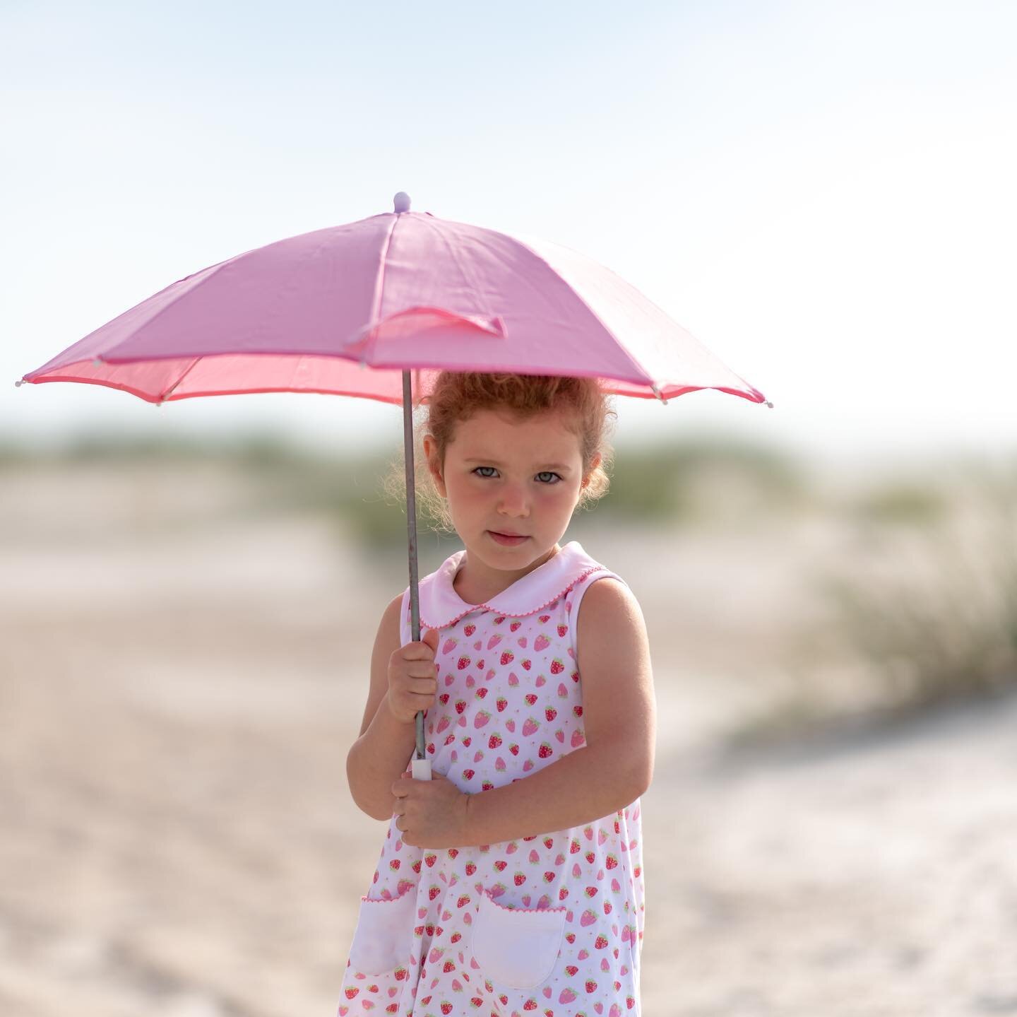 Keep your umbrellas and furbabies close by this weekend! #rain #fireworks #allsmiles #happyfamily #hiltonheadisland #dunes #beach #sunset #hiltonheadphotographer #familyphotography #portraitphotography #beachphotoshoot #beachphotography #beachphotogr