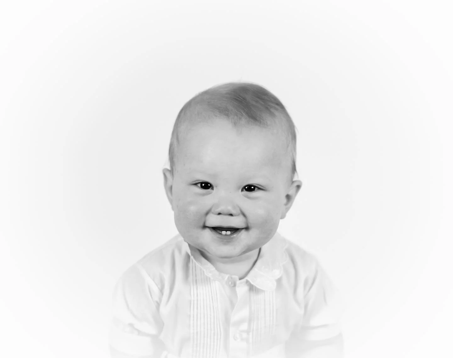 “Another sweet moment - capturing this precious smile. My friends have the cutest babies!
DM to book these timeless portraits - they make amazing holiday gifts for loved ones!”
#timelessportraits #compositephotography #heirloomportraits