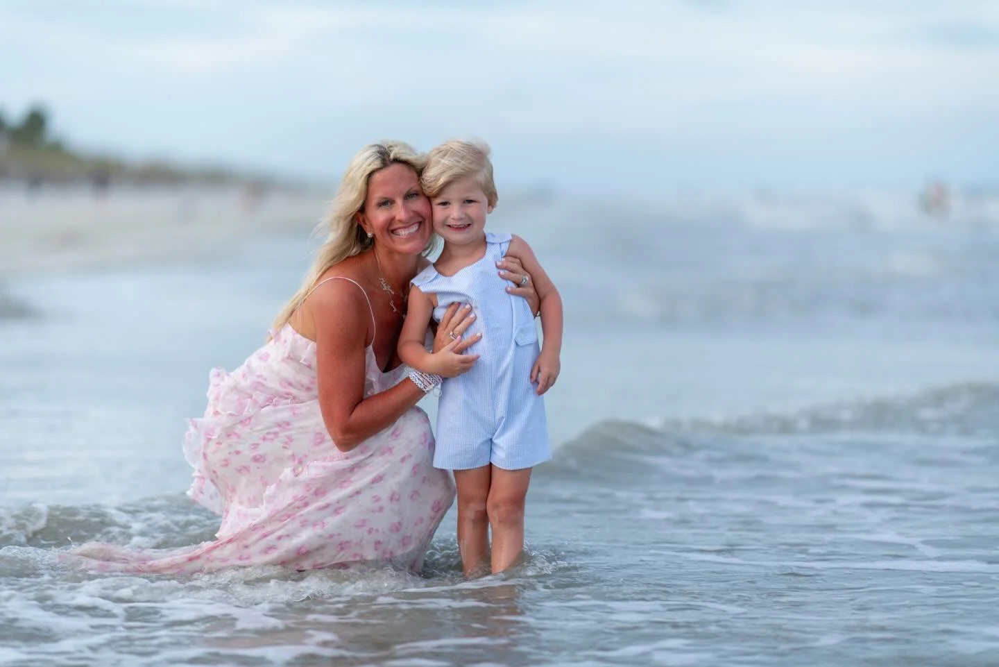 Family photos on the beach in Hilton Head Island 🏖️📸

Make your vacation memories last forever with a relaxed and beautiful beach session by Photography 46 LLC. Perfect for families, couples, and special moments by the shore.

DM to book your sessi
