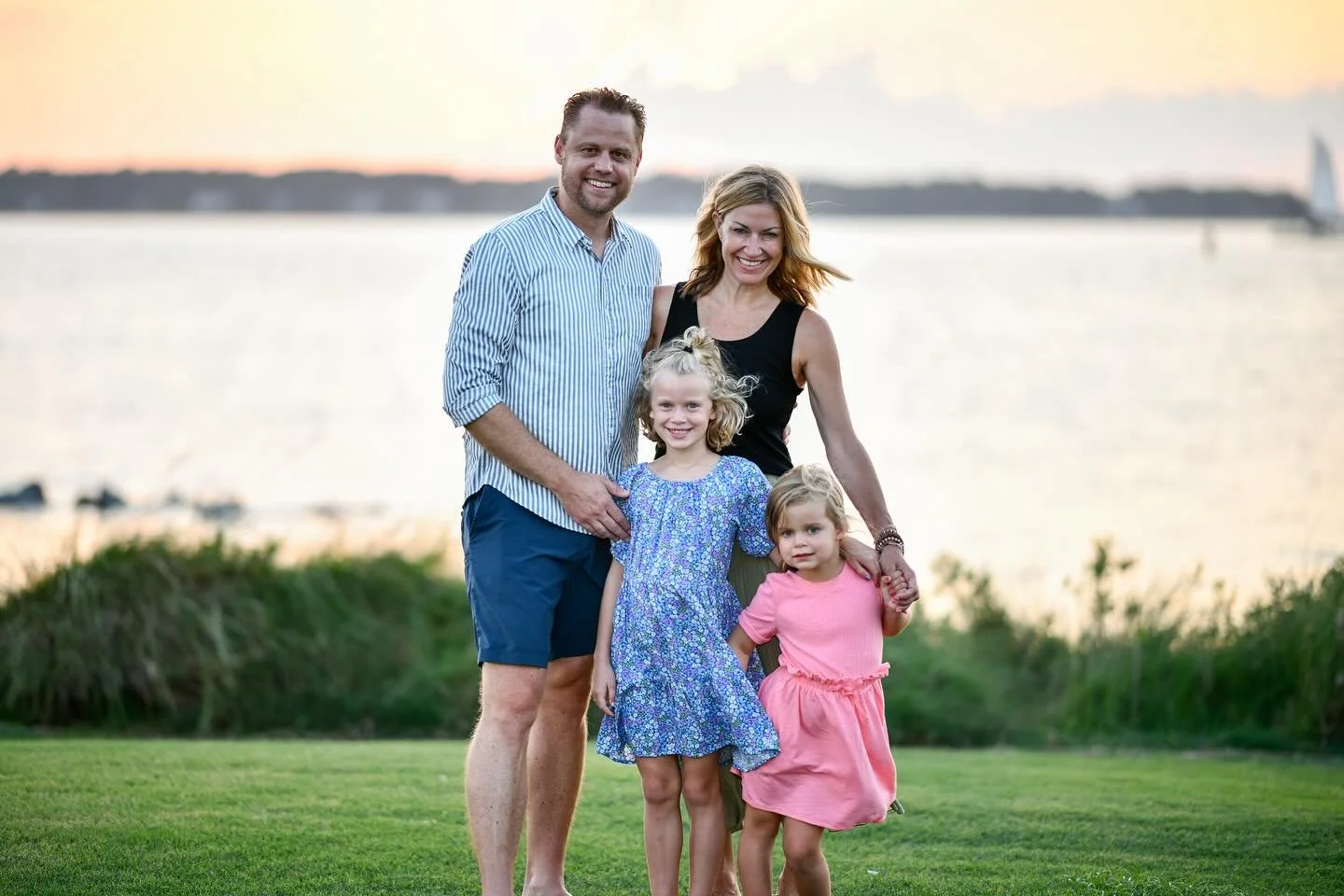 The fall always produces beautiful sunsets. #fall #sunset #happyfamily #hiltonheadisland #ilovehiltonheadisland #dunes #beach #sunset #hiltonheadphotographer 
#familyphotography #portraitphotography #beachphotoshoot #beachphotography #beachphotograph