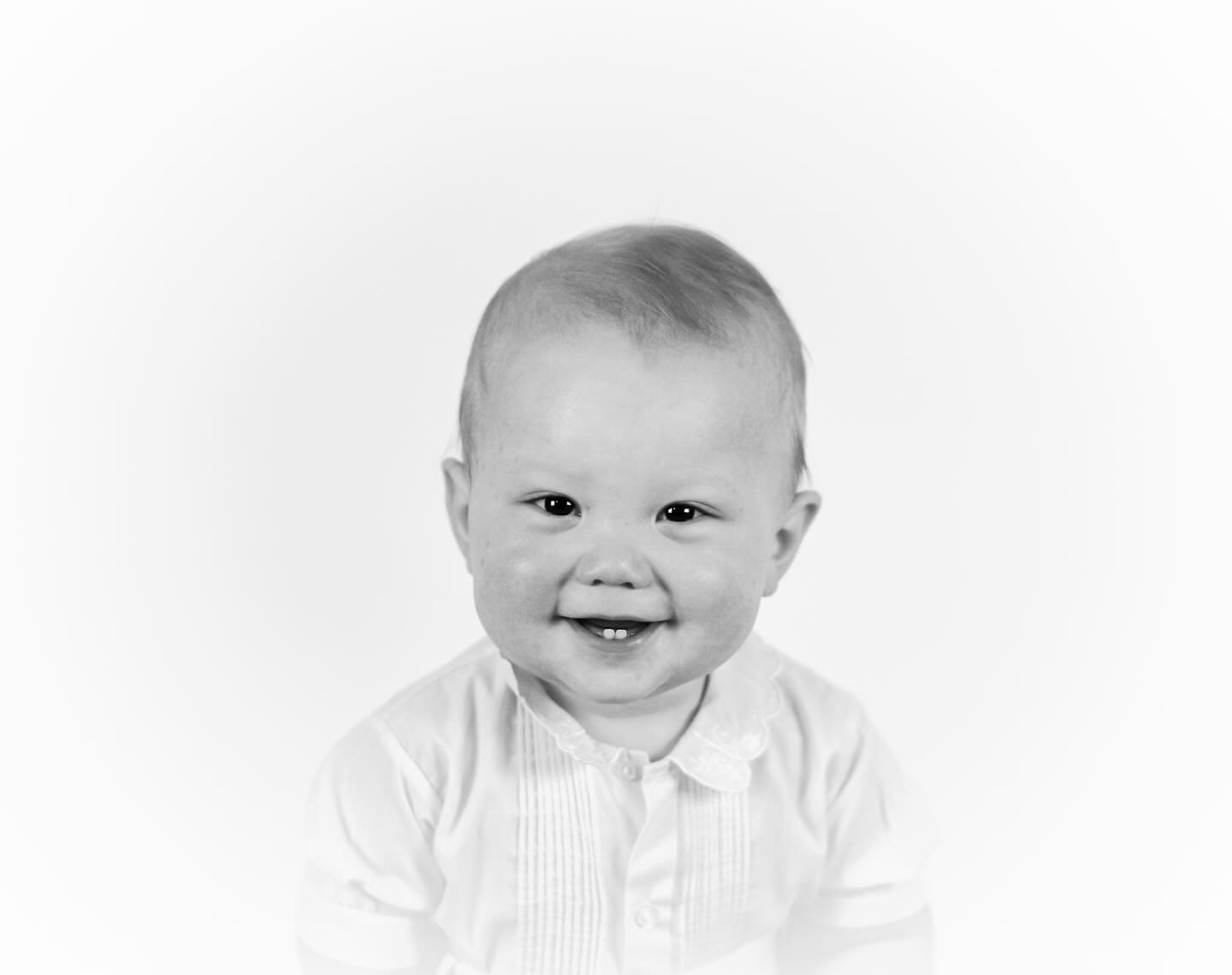 &ldquo;Another sweet moment - capturing this precious smile. My friends have the cutest babies! 
DM to book these timeless portraits - they make amazing holiday gifts for loved ones!&rdquo; 
#timelessportraits #compositephotography #heirloomportraits