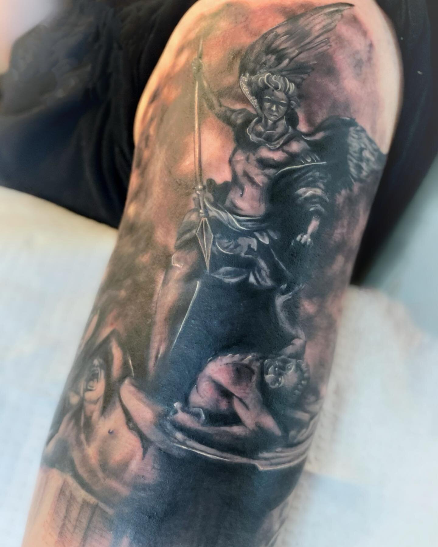 Finished ✔️
I can&rsquo;t wait to keep going on this one!
&bull;
#worldfamousmonkeyhousecustoms #inked #tattoo #tattoos #tattooed #tattoosleeve #tattooart #artist #armtattoo #stowe #stowevermont #vermontlife #vermonting #vermont #gostowe #blackandgre