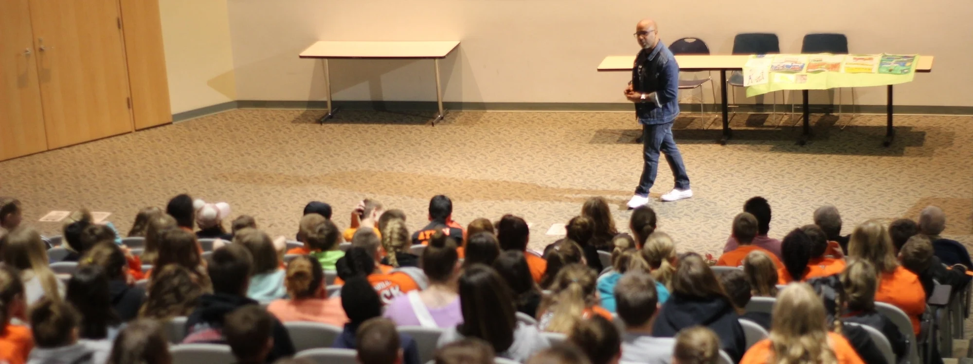 Ty Allan Jackson presenting to 300 elementary students at Northern Kentucky University