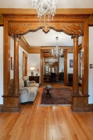 P_1580821198450_09_1430WBerwyn_6_LookingfromFoyerintoLivingRoom_LowRes.jpg
