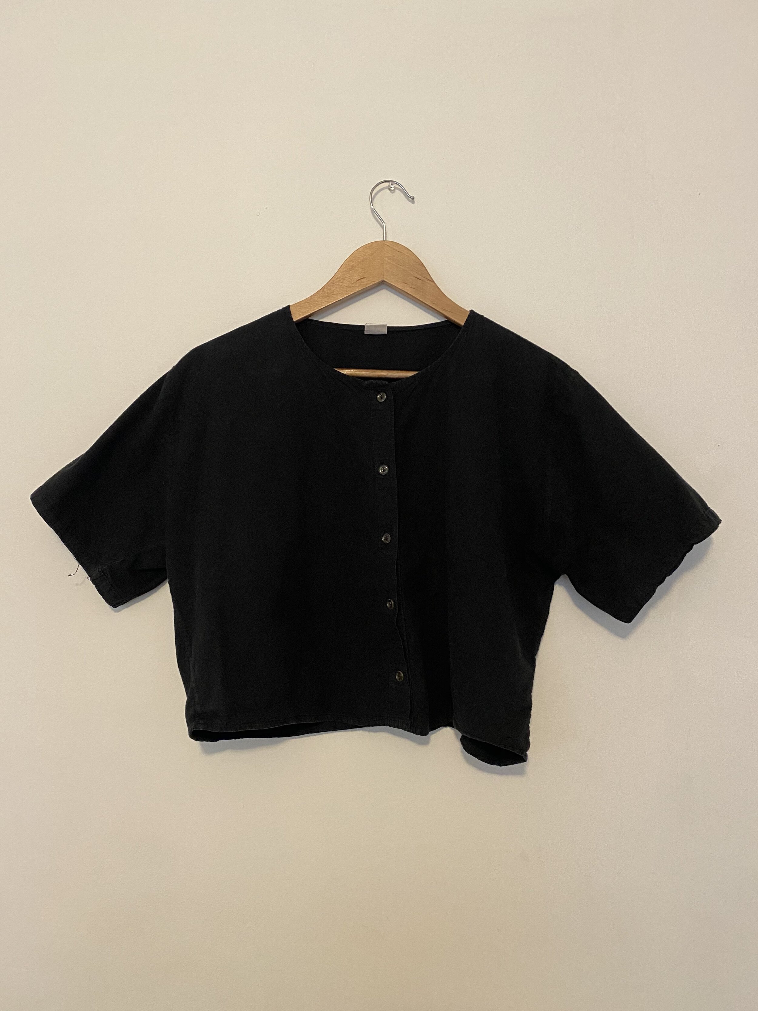 14. Linen Crop Button Up / No label / L