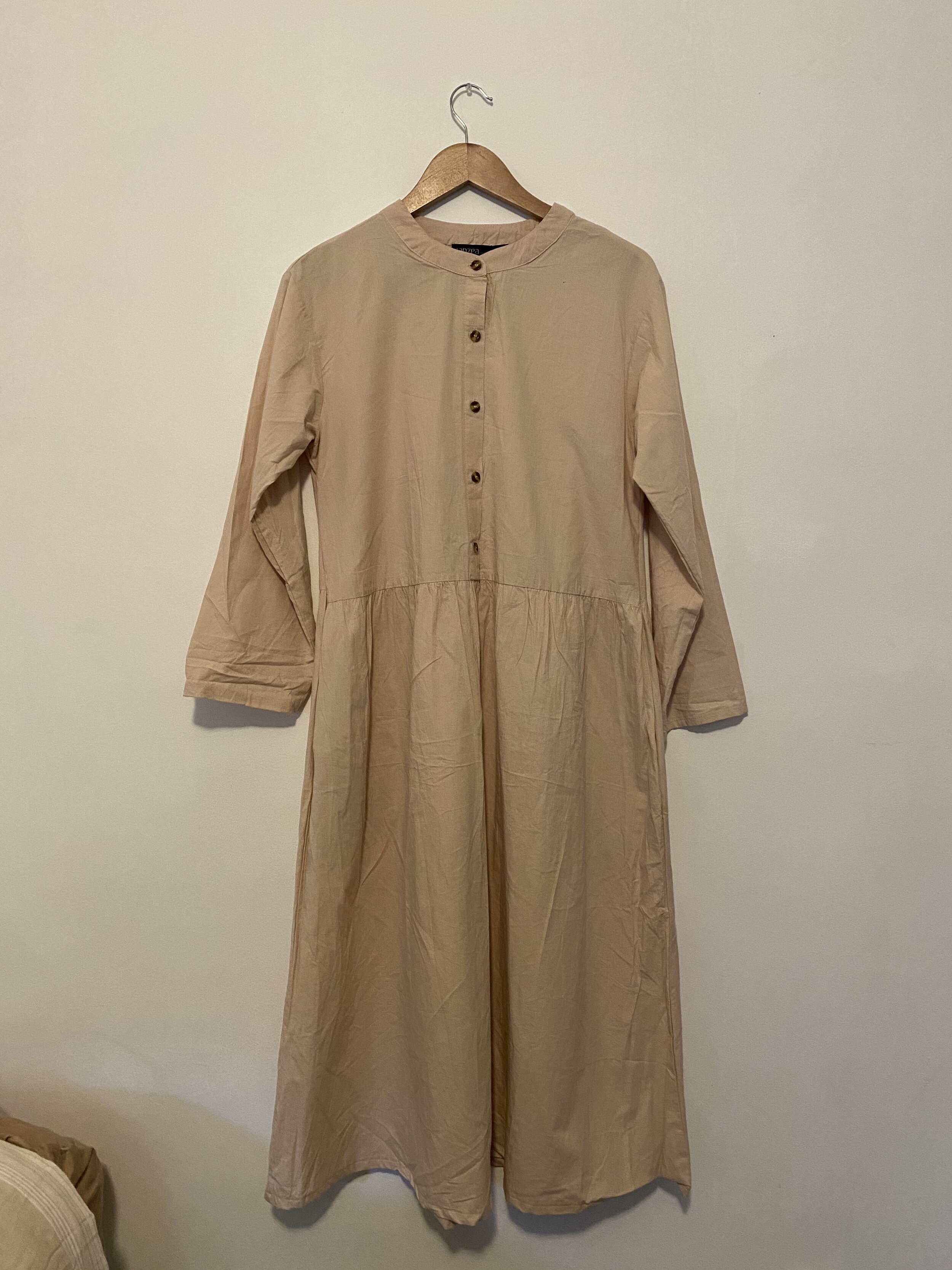 32. Cotton Button Up Dress / M