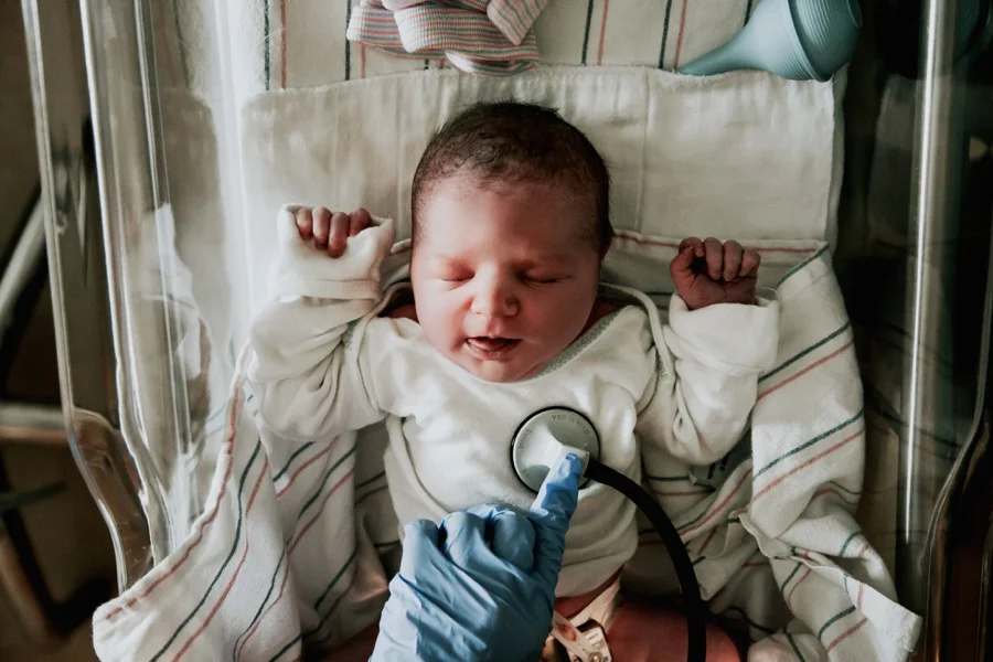 Meeting Ainsley // The Dayton's Hospital Story-Kandis Marino Photography©