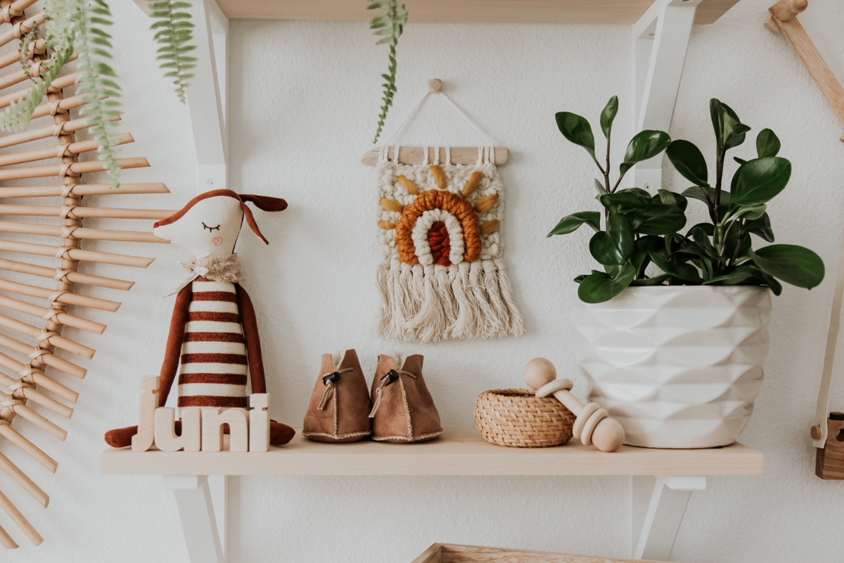 Kandis_Marino_Photography_Lifestyle_Baby_Boho_Modern_Rainbow_Bohemian_Gender_Neutral_Hip_Sunshine_Nursery_Unique_Mom_Blogger_Mommy_Blog_Newborn_pregnancy_0033.jpg