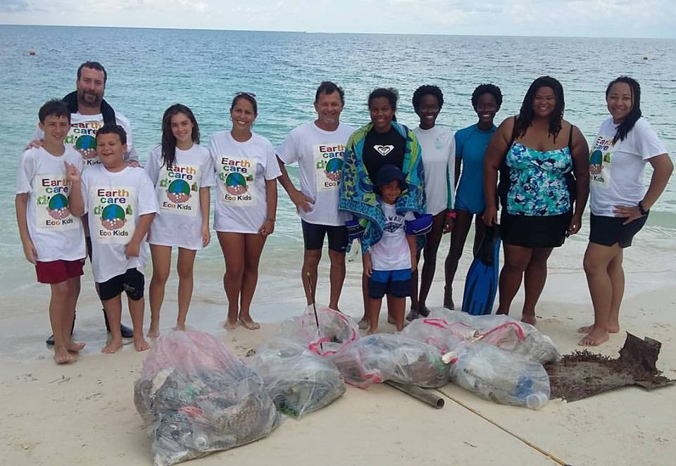 L-R EARTHCARE Volunteers see  article for names.jpg