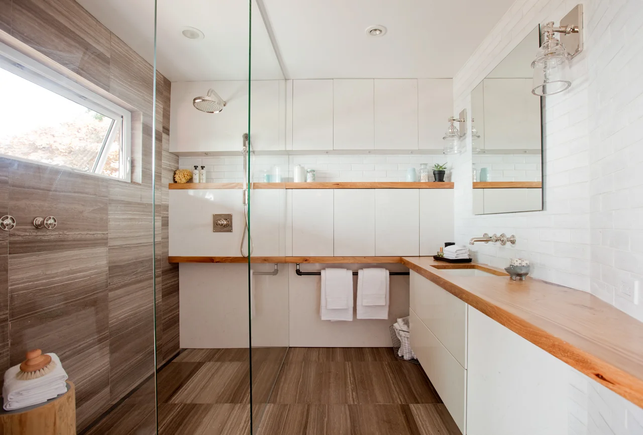 MASTER BATH 1.jpg