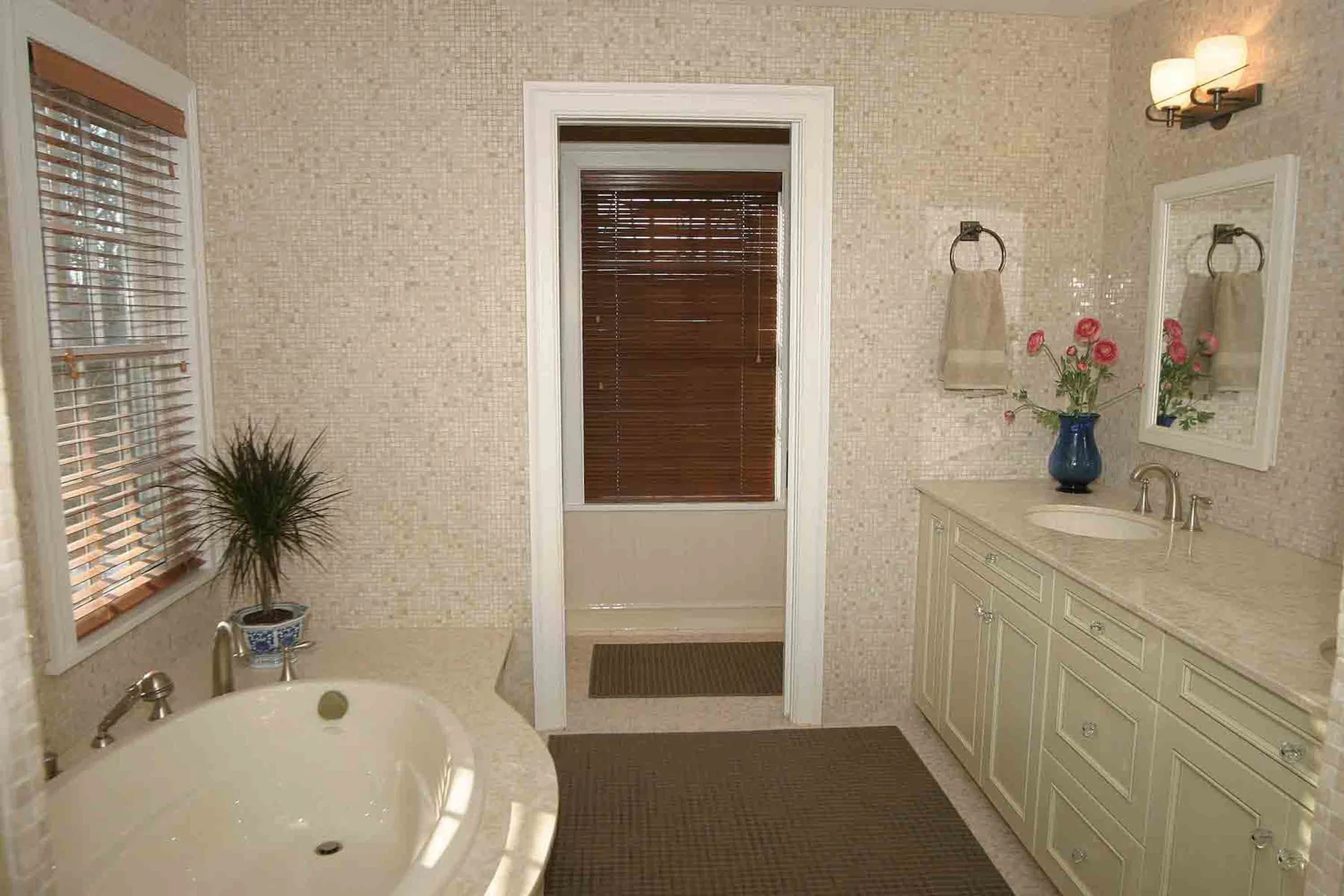 Master-Bath-towards-shower.jpg