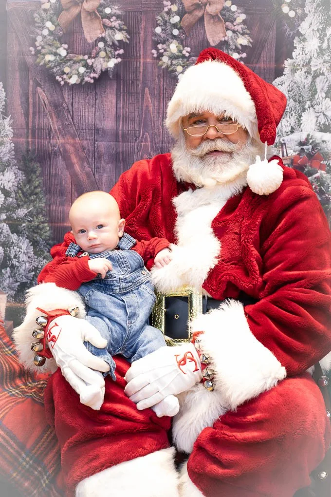 PicsWithSanta2025-4.jpg