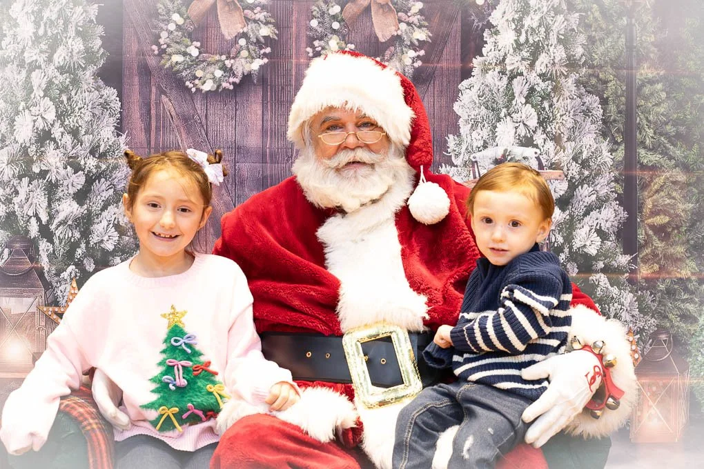 PicsWithSanta2025-8.jpg