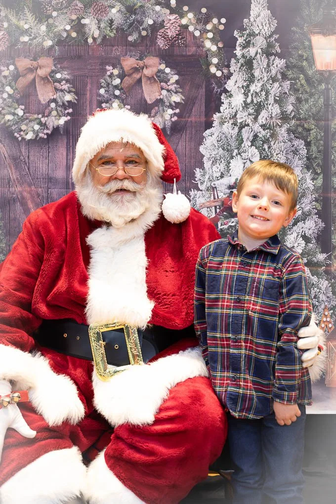 PicsWithSanta2025-9.jpg