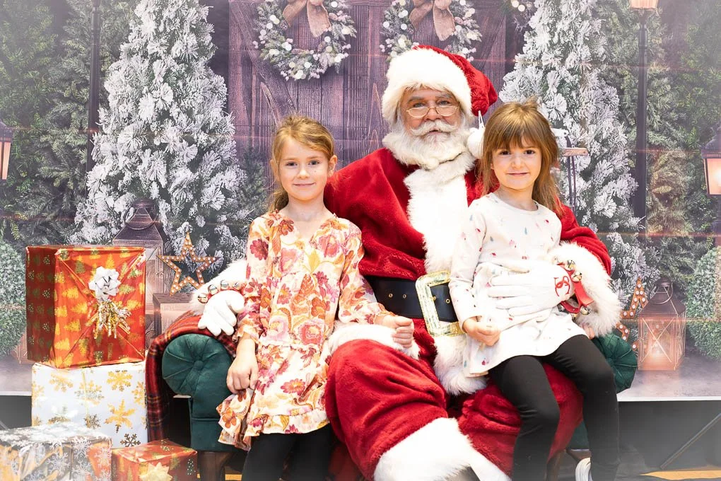 PicsWithSanta2025-15.jpg