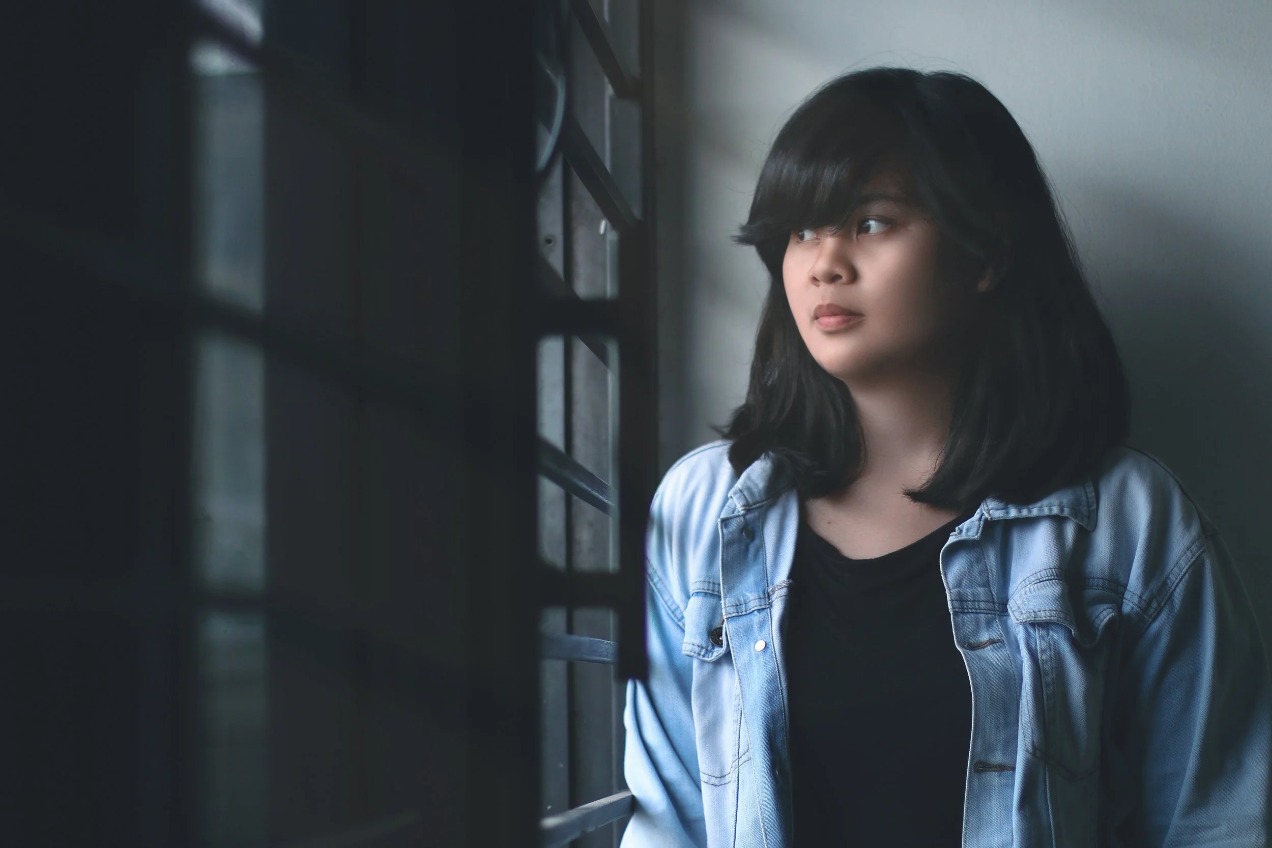 adolescent-asian-brunette-800703.jpg