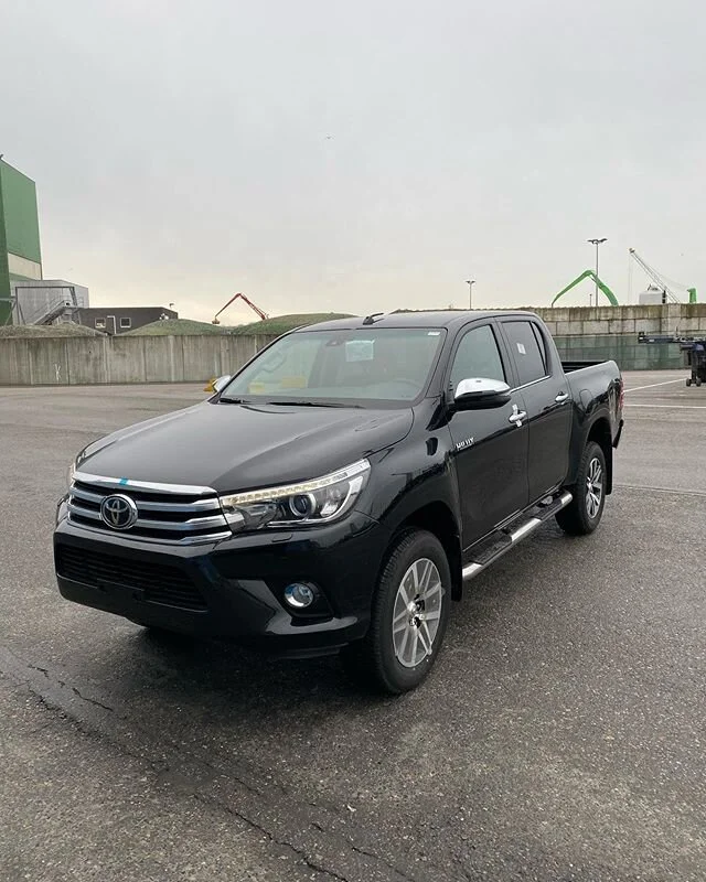 Sold!
14 brand new #toyota #hilux from #antwerp #belgium for #export to #dubai #jebelali with @titancargotransport