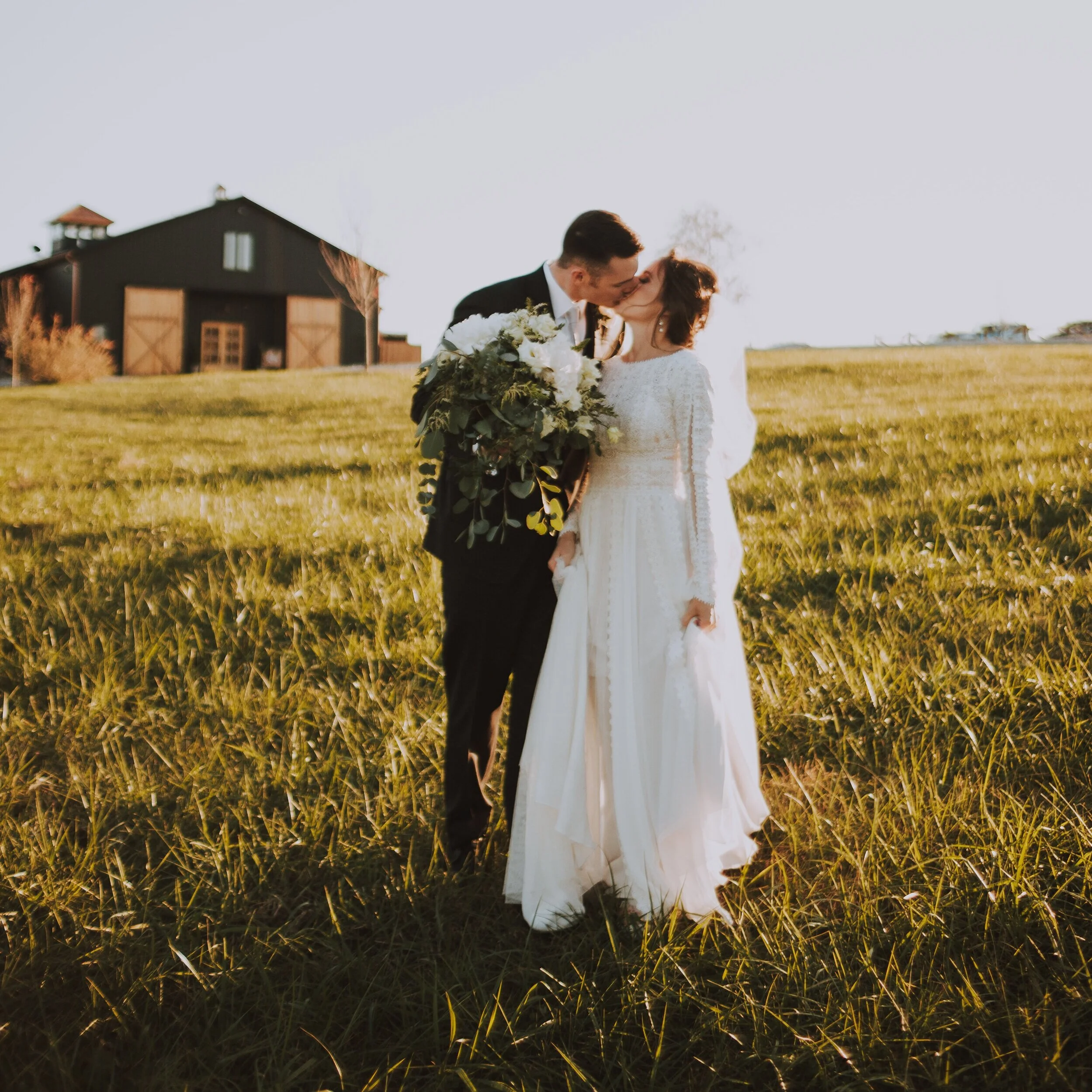 Stephanie + Connor Wedding // Northwest Arkansas Wedding Photographer 